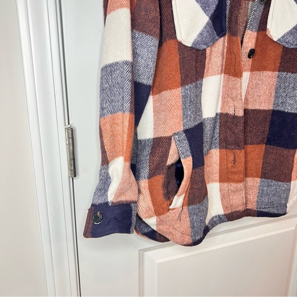 Plaid Button-Up Shacked - Picture 4 of 6